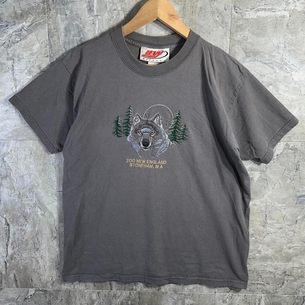 Vintage 90s Zoo New England Stoneham MA Embroidered Wolf  forest‎ Graphic Tee